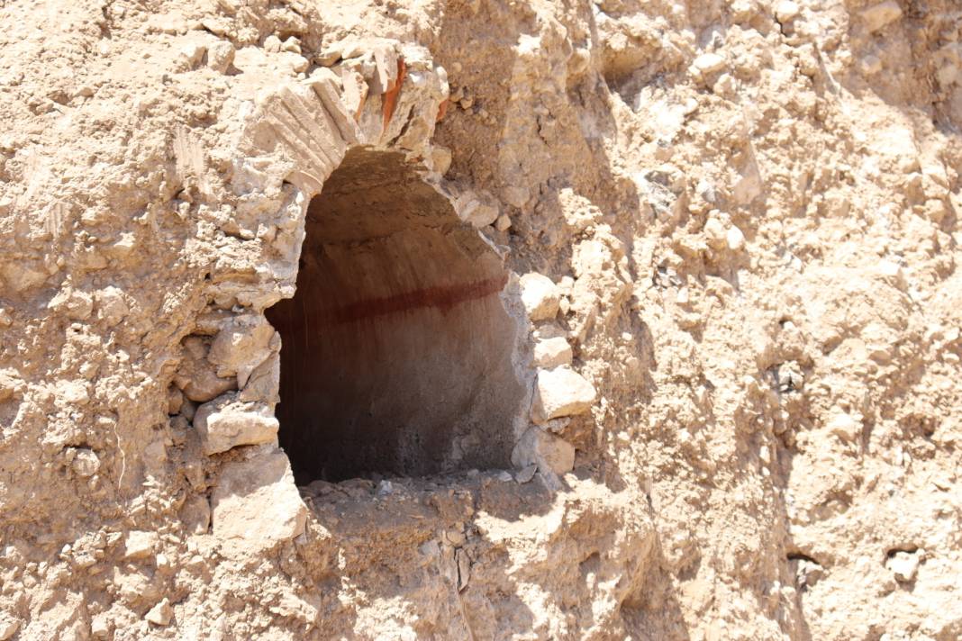 Amasya’da temel kazısında Roma dönemine ait 3 eski mezar bulundu 7